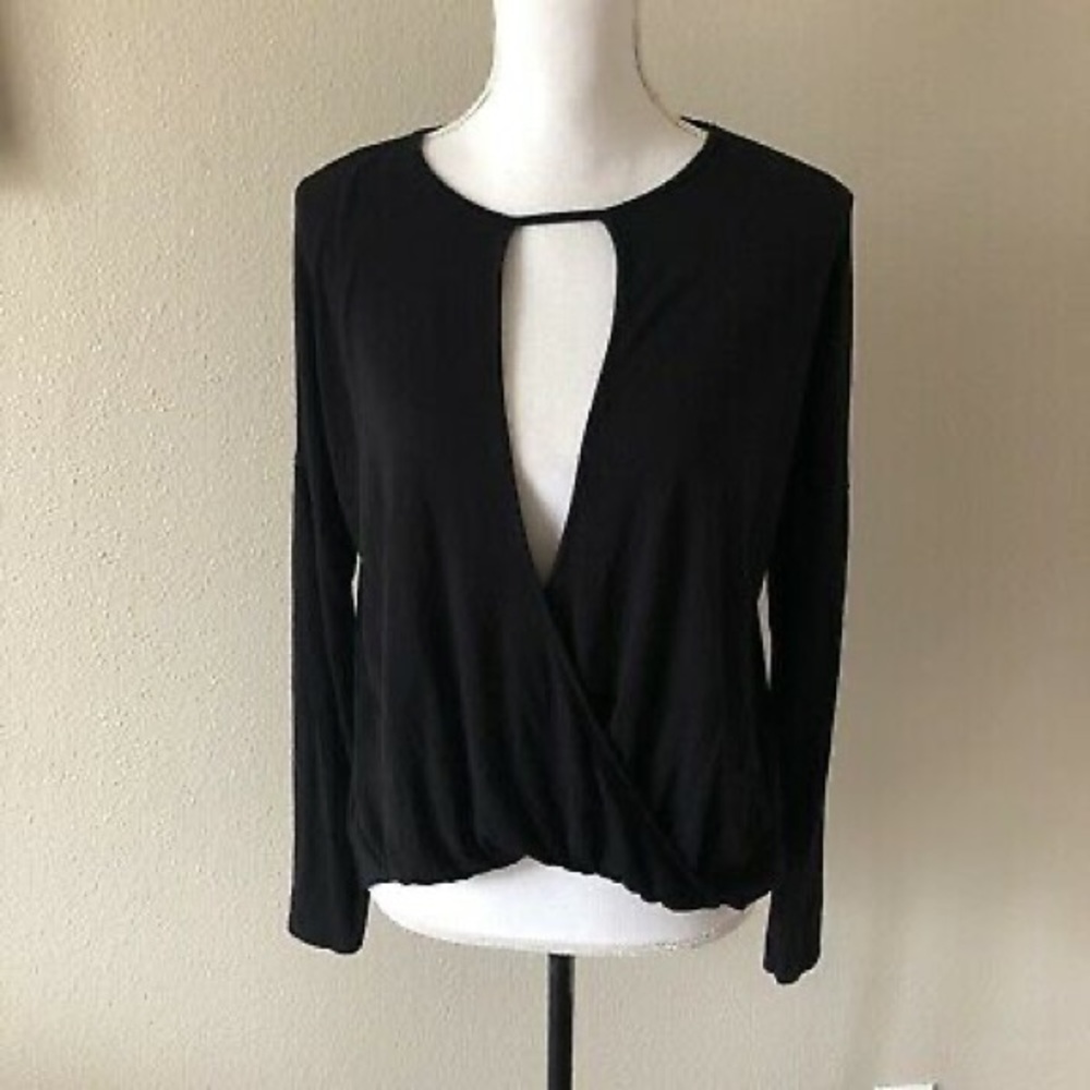 Urban outfitters Keyhole Top NWOT